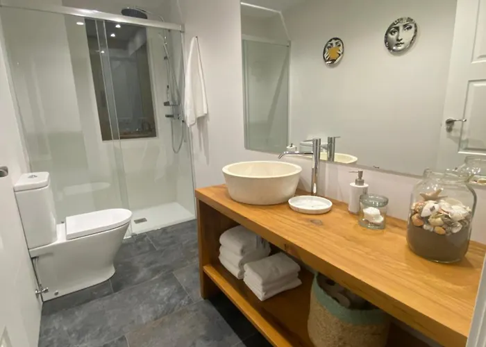 San Mames Con Garaje Incluido Coche Mediano León