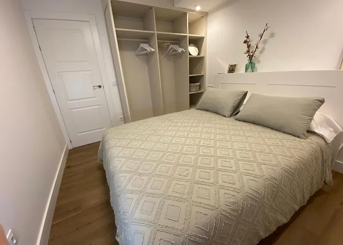 San Mames Con Garaje Incluido Coche Mediano León